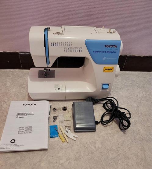 TOYOTA naaimachine met instructies in zeer goede staat., Hobby en Vrije tijd, Naaimachines en Toebehoren, Zo goed als nieuw, Naaimachine