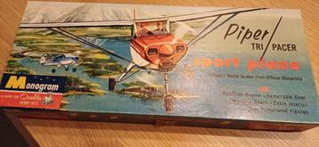 Vintage Monogram Piper Tri-Pacer modelbouwdoos beschikbaar voor biedingen