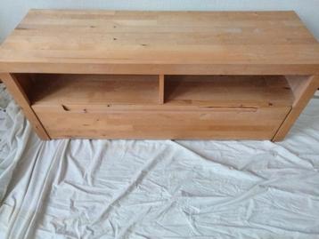 Houten salontafel met opberglade beschikbaar voor biedingen