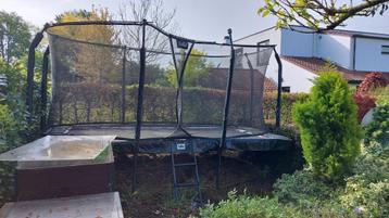 Grote salta trampoline in goede staat +/- 4m20 op 2m40