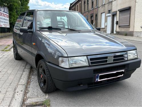 Fiat Uno Oldtimer, Auto's, Fiat, Particulier, Uno, Benzine, Coupé, 3 deurs, Handgeschakeld, Zilver of Grijs, Overige kleuren, Overige bekleding