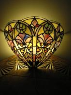 Tiffany wandlamp met stijlvol kapje, Ophalen of Verzenden