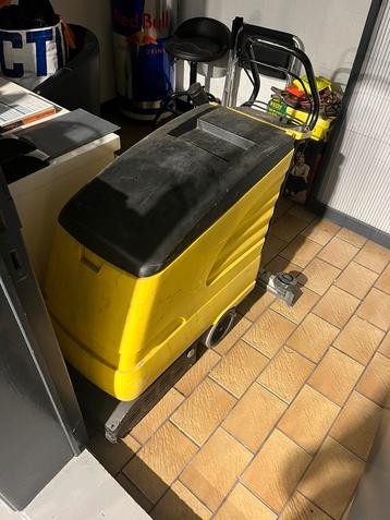 Karcher schrobmachine beschikbaar voor biedingen