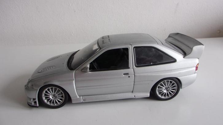 FORD ESCORT WRC RS COSWORTH gris argent. 1/18 EXC.ETAT, Hobby en Vrije tijd, Modelauto's | 1:24, Gebruikt, Auto, Overige merken