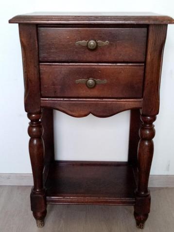 Hallkastje massief "Charme Classic" beschikbaar voor biedingen