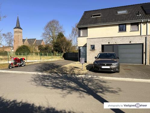 Halfopen woning met garage, 2 opritten en ruime tuin, Immo, Huizen en Appartementen te koop, Provincie Oost-Vlaanderen, 500 tot 1000 m²