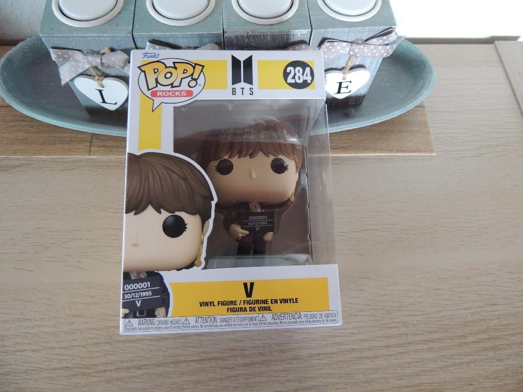 POP BTS 284 - V, Collections, Statues & Figurines, Enlèvement