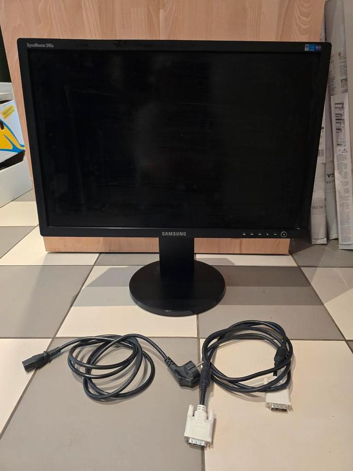Écran Samsung SyncMaster 245B 24", Informatique & Logiciels, Moniteurs, DVI, VGA, Réglable en hauteur, Enlèvement