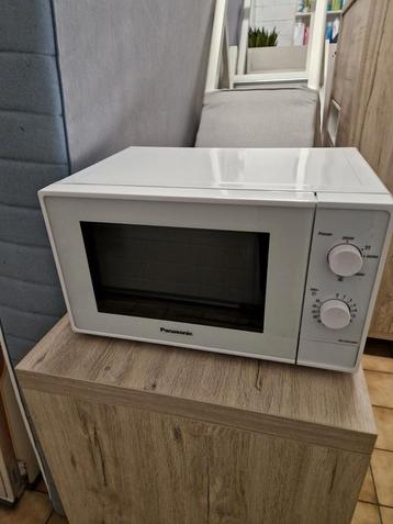 Microgolfoven wit: 3m gebruikt., Elektronische apparatuur, Ophalen, Zo goed als nieuw, Microgolfoven
