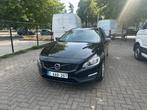 VOLVO V60 D2 120PK 2018, Auto's, Voorwielaandrijving, Stof, https://public.car-pass.be/vhr/d00b3f6d-70a0-484c-80ad-75a98116446a