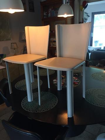 2 dikke zadellederen Italiaanse , designstoelen. Als nieuw ! beschikbaar voor biedingen