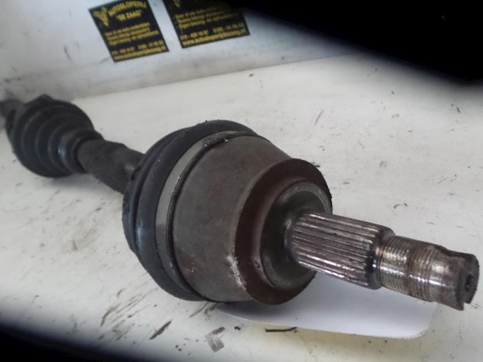 Aandrijfas rechts-voor van een Lancia Thesis, Auto-onderdelen, Remmen en Aandrijving, Lancia, Gebruikt, 3 maanden garantie, Ophalen of Verzenden