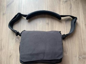 Lowepro Pro Messenger Bag 160 AW beschikbaar voor biedingen