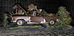 Diorama abandoned Mercedes 280 S Maisto 1/18, Hobby en Vrije tijd, Modelbouw | Figuren en Diorama's, Ophalen of Verzenden, Zo goed als nieuw