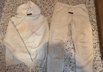 FEAR OF GOD ESSENTIALS – 1977 LIGHT OATMEAL FULL SET MEDIUM, Enlèvement