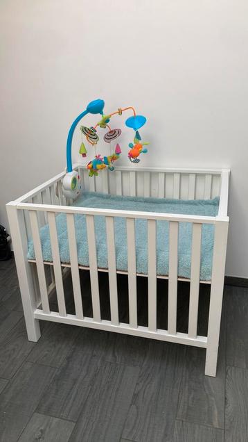 Park/Babybox Bopita met boxkleed van Jollein en boxmobiel beschikbaar voor biedingen