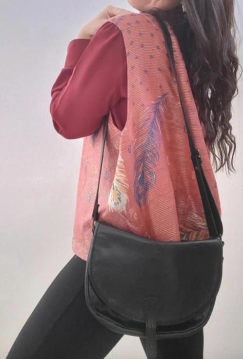 Beautiful pink vintage vest (size M/L), Kleding | Dames, Truien en Vesten, Gedragen, Maat 38/40 (M), Roze, Ophalen of Verzenden