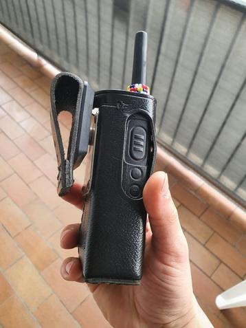 6 Housse cuir original Motorola  ( sans walkie talkie ) beschikbaar voor biedingen