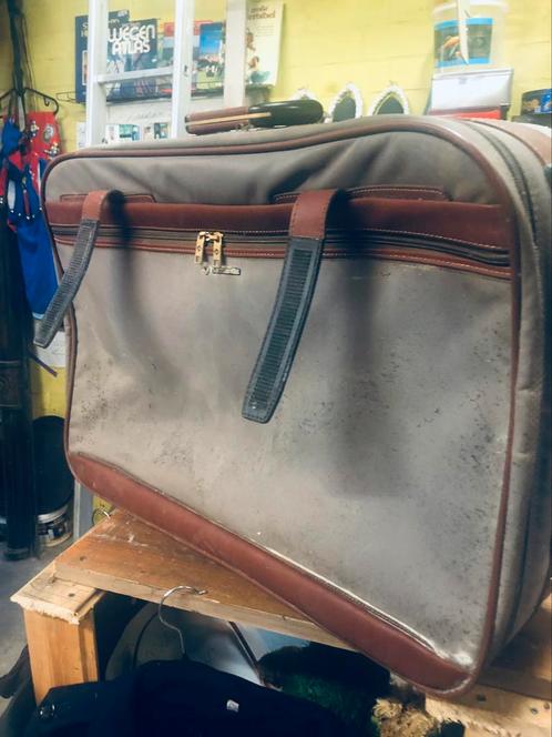 Oude koffers en valies met wieltjes, Handtassen en Accessoires, Koffers, Wieltjes, Ophalen