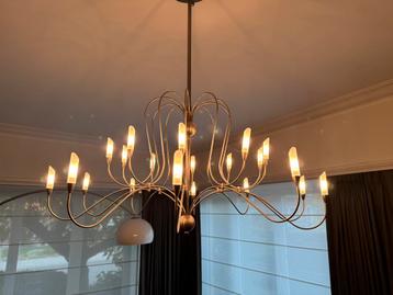 Kroonluchter met 20 lampjes beschikbaar voor biedingen