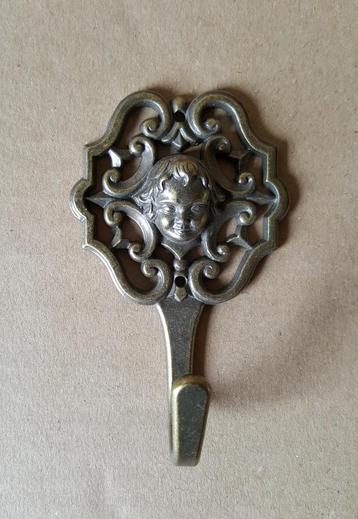 Oude kapstokjes / muurhaak / handdoekhaak (putti) - vintage beschikbaar voor biedingen