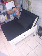 Kapotte zeteltje met kussen zonder leuning., Huis en Inrichting, Ophalen