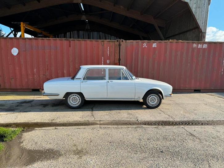 Alfa Romeo Berlina 1750 Serie 1, Auto's, Oldtimers, Particulier, Alfa Romeo, Benzine, Berline, 4 deurs, Handgeschakeld, Wit, Zwart