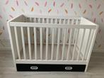 Babybed IKEA model STUVA met lades - afmetingen 60X120cm, Enfants & Bébés, Enlèvement, Lit