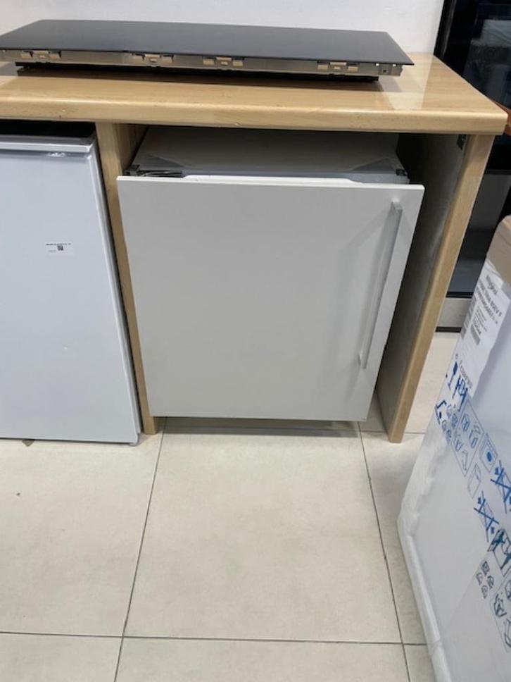 AEG SKB58211AF Onderbouwkelkast, Elektronische apparatuur, Koelkasten en IJskasten, Nieuw, Zonder vriesvak, 100 tot 150 liter