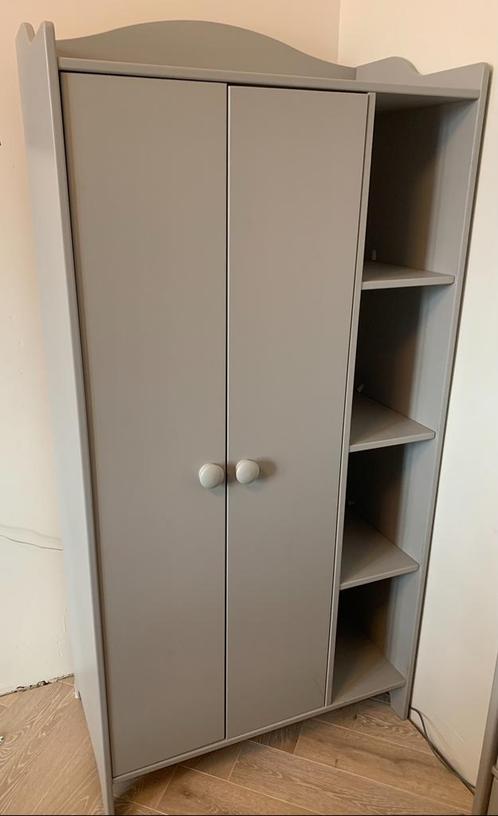 IKEA Trogen grijze kledingkast, Huis en Inrichting, Kasten | Roldeurkasten en Archiefkasten, Zo goed als nieuw, Ophalen