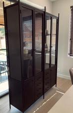 vitrinekast te koop!, Huis en Inrichting, Kasten | Vitrinekasten, Ophalen, 100 tot 150 cm, Zo goed als nieuw, Metaal