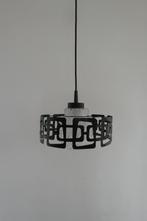Vintage hanglamp glas met zwart metaal geometrisch, Minder dan 50 cm, Vintage, Ophalen of Verzenden, Zo goed als nieuw