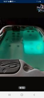 Jacuzzi gratis geleverd geplaatst en 1j garantie, Ophalen of Verzenden, Zo goed als nieuw