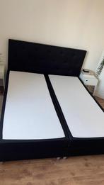 Lit boxspring 180 sur 200 cm avec matelas  en bon état 250€, Tissu, Comme neuf, 180 cm, 200 cm