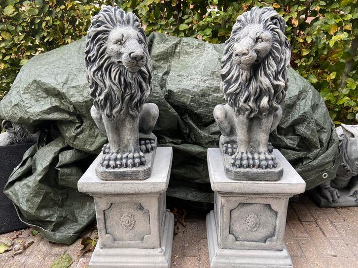 Leeuwen op Sokkels, Tuin en Terras, Tuinbeelden, Nieuw, Dierenbeeld, Beton, Ophalen