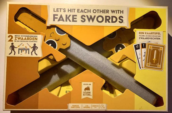 Let's hit each other with fake swords | Exploding Kittens, Hobby en Vrije tijd, Gezelschapsspellen | Bordspellen, Gebruikt, Een of twee spelers