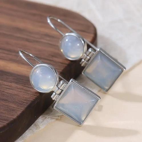 Oorbellen met opaliet 10018Oor, Handtassen en Accessoires, Oorbellen, Nieuw, Hangers, Overige materialen, Zilver, Verzenden