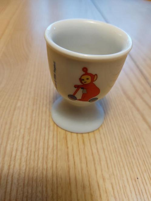 Teletubbies Eierdopje uit de jaren 90 rood „Po”, Antiek en Kunst, Curiosa en Brocante, Ophalen of Verzenden