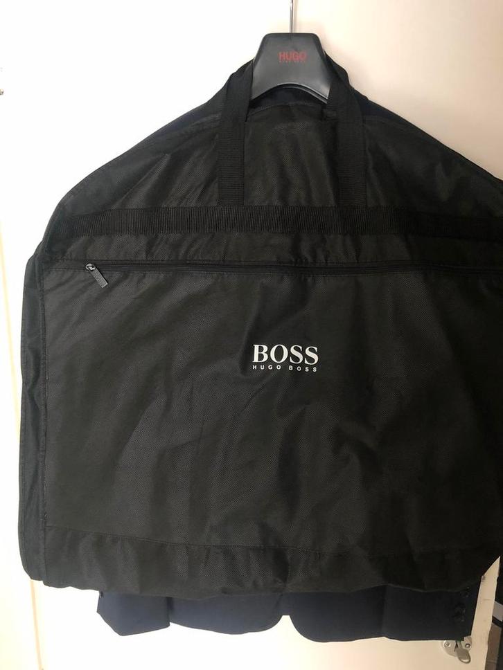 Hugo Boss driedelig pak, Kleding | Heren, Kostuums en vesten, Zo goed als nieuw, Blauw, Ophalen