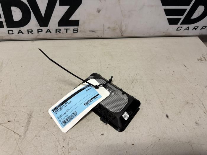 Draadloze oplader van een Volkswagen T-Cross, Auto-onderdelen, Elektronica en Kabels, Volkswagen, Gebruikt, 3 maanden garantie