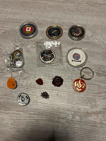 Brandweer & Politie challenge coins + pins + sleutelhangers beschikbaar voor biedingen