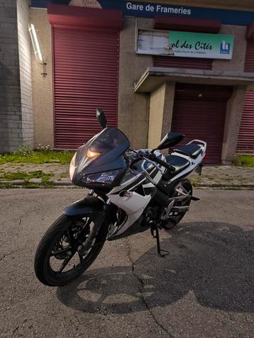 Honda cbr125r disponible aux enchères