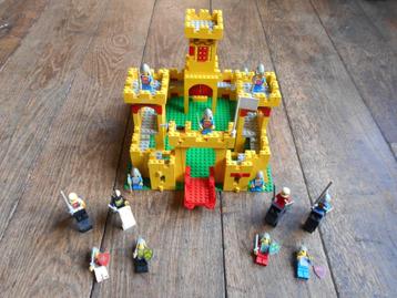 Château Lego 375 (château jaune des années 1970) À cette ven