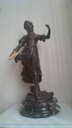 Statue en bronze d'après A. Moreau, Enlèvement
