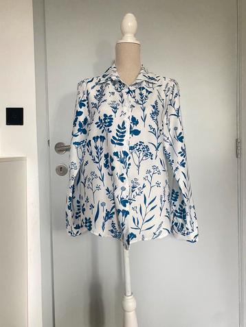 Witte bloes 36/S beschikbaar voor biedingen