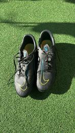 chaussures de football Nike Phantom, Sports & Fitness, Enlèvement, Comme neuf, Chaussures