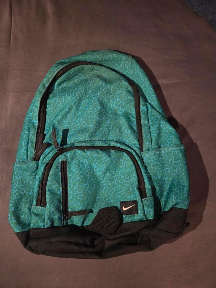 Nike backpack met laptopvak, Handtassen en Accessoires, Tassen | Reistassen en Weekendtassen, Zo goed als nieuw, Ophalen of Verzenden