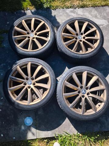 Tesla Model 3 zomerset - bronzen velgen - 235/40ZR19

 beschikbaar voor biedingen