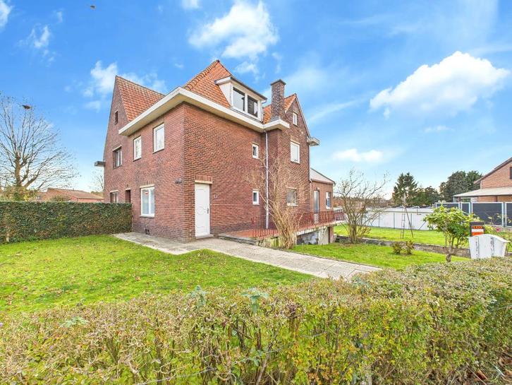 Centraal gelegen gezinswoning met 3 slpk!, Immo, Huizen en Appartementen te koop, Provincie Limburg, 500 tot 1000 m², Twee onder één kap