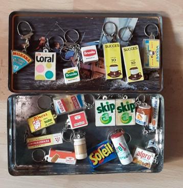 Lot Vintage sleutelhangers beschikbaar voor biedingen